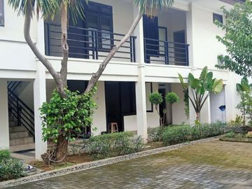 Rumah Komersial Raya Manyar Kertoadi Mulyorejo Surabaya