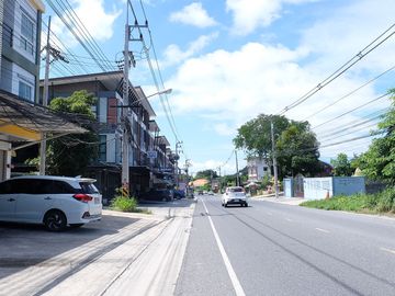 ขายด่วนอาคารพานิช 3 ชั้น ซอยมิตรสัมพันธ์ ใกล้แยกบางเป้ง บางแสน ราคาพิเศษเพียง 4.15 ลบ เหมาะทำธุรกิจ ร้านค้า ออฟฟิส สำนักงาน คลินิก ร้านอาหาร ฯลฯ ลงทุน