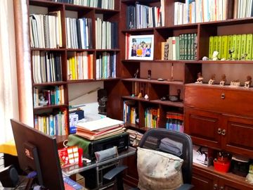 SURCO VENDO CASA 2 PISOS 223.00 M2 3 DORM JARDIN $ 398000