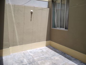 SURCO VENDO CASA 2 PISOS 223.00 M2 3 DORM JARDIN $ 398000