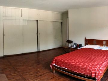SURCO VENDO CASA 2 PISOS 223.00 M2 3 DORM JARDIN $ 398000