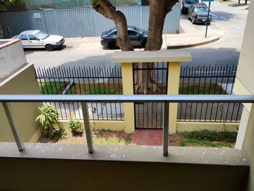 SURCO VENDO CASA 2 PISOS 223.00 M2 3 DORM JARDIN $ 398000