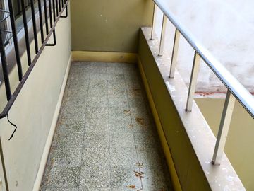 SURCO VENDO CASA 2 PISOS 223.00 M2 3 DORM JARDIN $ 398000