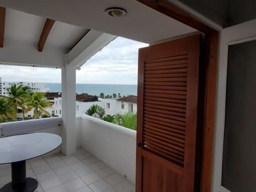 Casa de Venta de 140M2 en La Playa, Same, Casa Blanca
