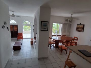Casa de Venta de 140M2 en La Playa, Same, Casa Blanca