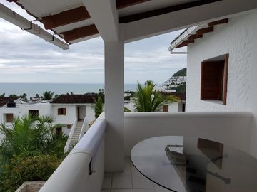 Casa de Venta de 140M2 en La Playa, Same, Casa Blanca