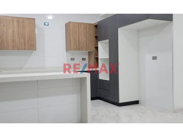 Se Vende Casa De Estreno En La Urb. Los Nogales, Chiclayo L.Guevara