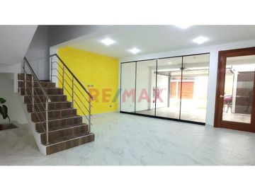 Se Vende Casa De Estreno En La Urb. Los Nogales, Chiclayo L.Guevara