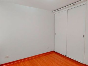 VENDO DEPARTAMENTO EN LOS SAUCES LIMITE CON MIRAFLORES A UNOS PASOS DEL OVALO HIGUERETA