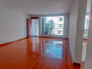 VENDO DEPARTAMENTO EN LOS SAUCES LIMITE CON MIRAFLORES A UNOS PASOS DEL OVALO HIGUERETA