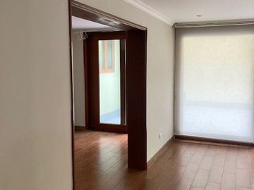 Vendo excelente casa de 3 pisos y 5 dorm. - c.Tnte Romanet, San Isidro