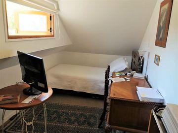 VENDE HERMOSA CASA EN BARRIO LAS LILAS, PROVIDENCIA, CALLE COPIHUE, 4 DORMITORIOS, 2 BAÑOS, ESTACIONAMIENTO