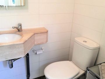 VENDE HERMOSA CASA EN BARRIO LAS LILAS, PROVIDENCIA, CALLE COPIHUE, 4 DORMITORIOS, 2 BAÑOS, ESTACIONAMIENTO