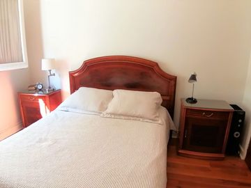 VENDE HERMOSA CASA EN BARRIO LAS LILAS, PROVIDENCIA, CALLE COPIHUE, 4 DORMITORIOS, 2 BAÑOS, ESTACIONAMIENTO