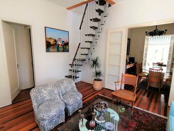 VENDE HERMOSA CASA EN BARRIO LAS LILAS, PROVIDENCIA, CALLE COPIHUE, 4 DORMITORIOS, 2 BAÑOS, ESTACIONAMIENTO