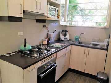 VENDE HERMOSA CASA EN BARRIO LAS LILAS, PROVIDENCIA, CALLE COPIHUE, 4 DORMITORIOS, 2 BAÑOS, ESTACIONAMIENTO