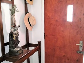 VENDE HERMOSA CASA EN BARRIO LAS LILAS, PROVIDENCIA, CALLE COPIHUE, 4 DORMITORIOS, 2 BAÑOS, ESTACIONAMIENTO