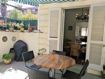 VENDE HERMOSA CASA EN BARRIO LAS LILAS, PROVIDENCIA, CALLE COPIHUE, 4 DORMITORIOS, 2 BAÑOS, ESTACIONAMIENTO