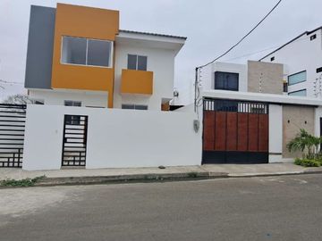 casa de venta en urbanizacion manta azul zona sur