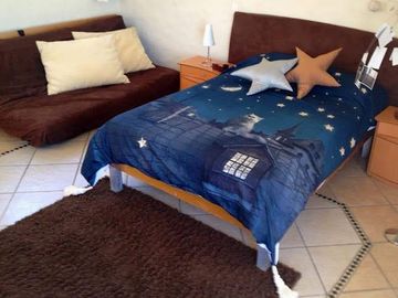 CASA EN VENTA CON AMPLIO TERRENO Y ALBERCA EN LAS FINCAS, JIUTEPEC