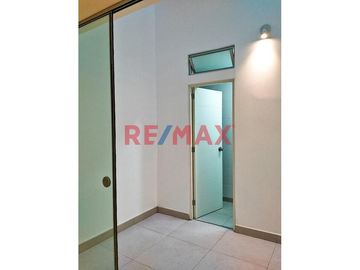 Espectacular Departamento En Piso 1 Frente A Parque/ Urb San Amadeo - Smp