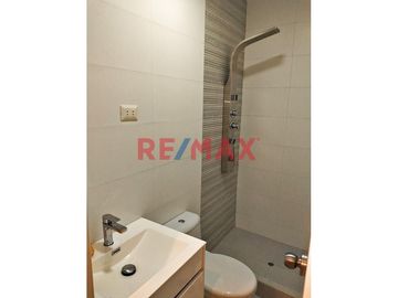 Espectacular Departamento En Piso 1 Frente A Parque/ Urb San Amadeo - Smp