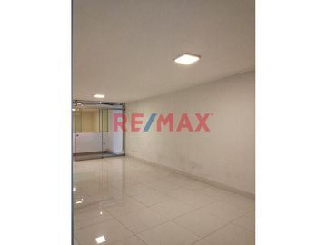 Espectacular Departamento En Piso 1 Frente A Parque/ Urb San Amadeo - Smp