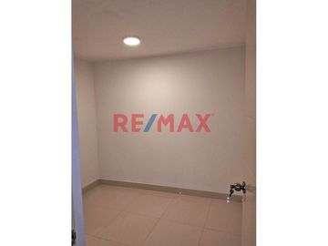 Espectacular Departamento En Piso 1 Frente A Parque/ Urb San Amadeo - Smp