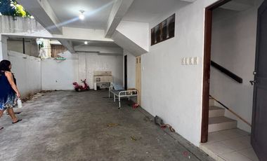 Taguig Beauty for Sale! AFPOVAI, Phase 4 Presents a 3 Bedroom Home. Benefit from 2-4 car Garage Spaces. Secure this Gem with a Clean Title Now!