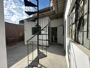 AMPLIA CASA EN VENTA – AV. CIRCUNVALACION-SANTA ROSA PIURA