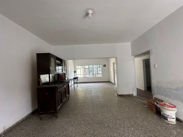 AMPLIA CASA EN VENTA – AV. CIRCUNVALACION-SANTA ROSA PIURA