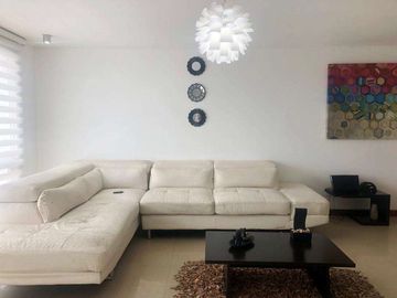 HERMOSA CASA RE MODELADA DENTRO DE CONJUNTO EN SANTA LUCÍA CUMBAYÁ