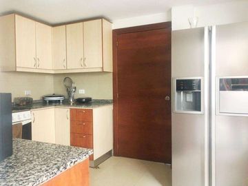 HERMOSA CASA RE MODELADA DENTRO DE CONJUNTO EN SANTA LUCÍA CUMBAYÁ