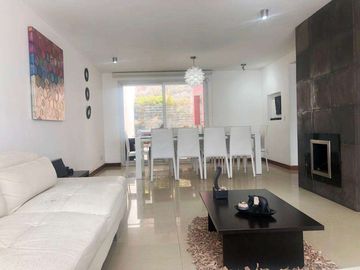 HERMOSA CASA RE MODELADA DENTRO DE CONJUNTO EN SANTA LUCÍA CUMBAYÁ