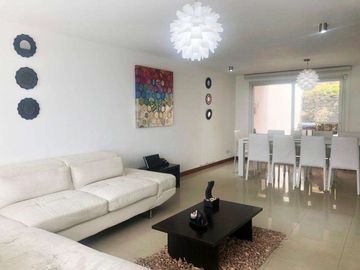 HERMOSA CASA RE MODELADA DENTRO DE CONJUNTO EN SANTA LUCÍA CUMBAYÁ