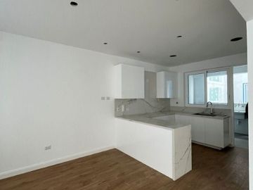 DEPARTAMENTO DUPLEX LA AURORA