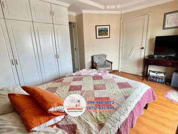 Amplia Casa con Área Verde en Venta, Sector Ricaurte C996