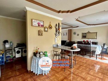 Amplia Casa con Área Verde en Venta, Sector Ricaurte C996