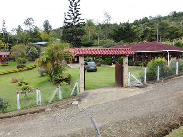 Venta hermosa finca Colinas de Tocotá, Dagua Valle del Cauca