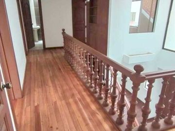 Bonita villa en venta sector Coliseo Mayor $179.000dlrs.