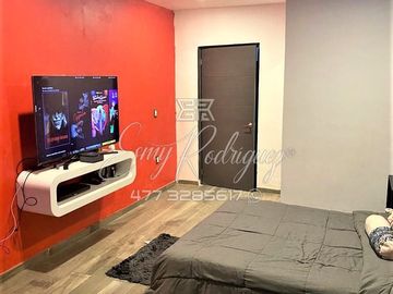 CASA EN VENTA EN VILLA MAGNA, ZONA NORTE, EQUIPADA, 3 RECÁMARAS.