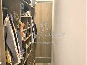 CASA EN VENTA EN VILLA MAGNA, ZONA NORTE, EQUIPADA, 3 RECÁMARAS.