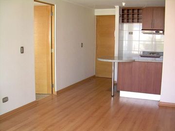 Venta departamento 1d/1B E/B Metro Manquehue