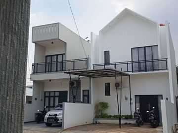 Dijual Rumah 2 Lantai Murah Lingkungan Asri Cikunir Bekasi Selatan Nego