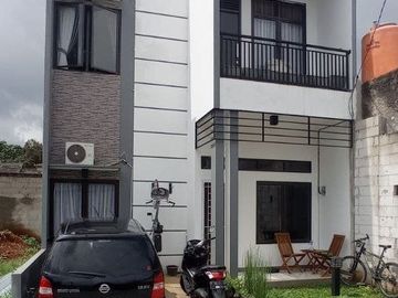 Dijual Rumah 2 Lantai Murah Lingkungan Asri Cikunir Bekasi Selatan Nego