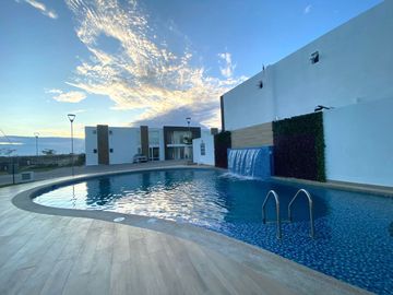Venta en Manta: Casa Nueva de 3 Dormitorios con Acabados de Lujo en Sector Sur