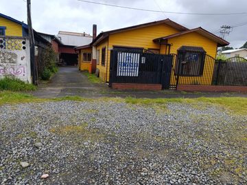 Casa en Avenida Puerto Montt