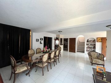 RENTA CASA CON TERRAZA Y ALBERCA LOMAS DE CORTÉS CUERNAVACA CAS_4800 CUE/DL