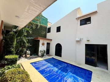 RENTA CASA CON TERRAZA Y ALBERCA LOMAS DE CORTÉS CUERNAVACA CAS_4800 CUE/DL