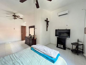 RENTA CASA CON TERRAZA Y ALBERCA LOMAS DE CORTÉS CUERNAVACA CAS_4800 CUE/DL